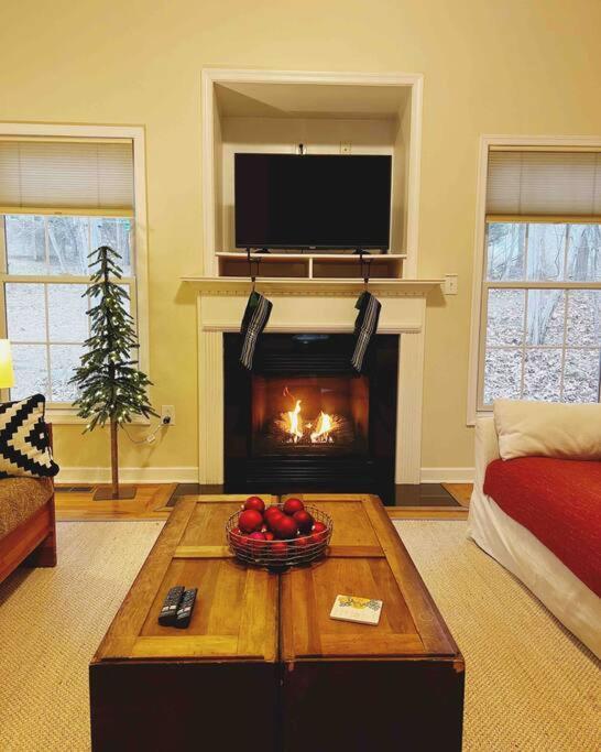 Cozy Cabin W/ Indoor Fireplace & Tranquil Views Luray Eksteriør bilde